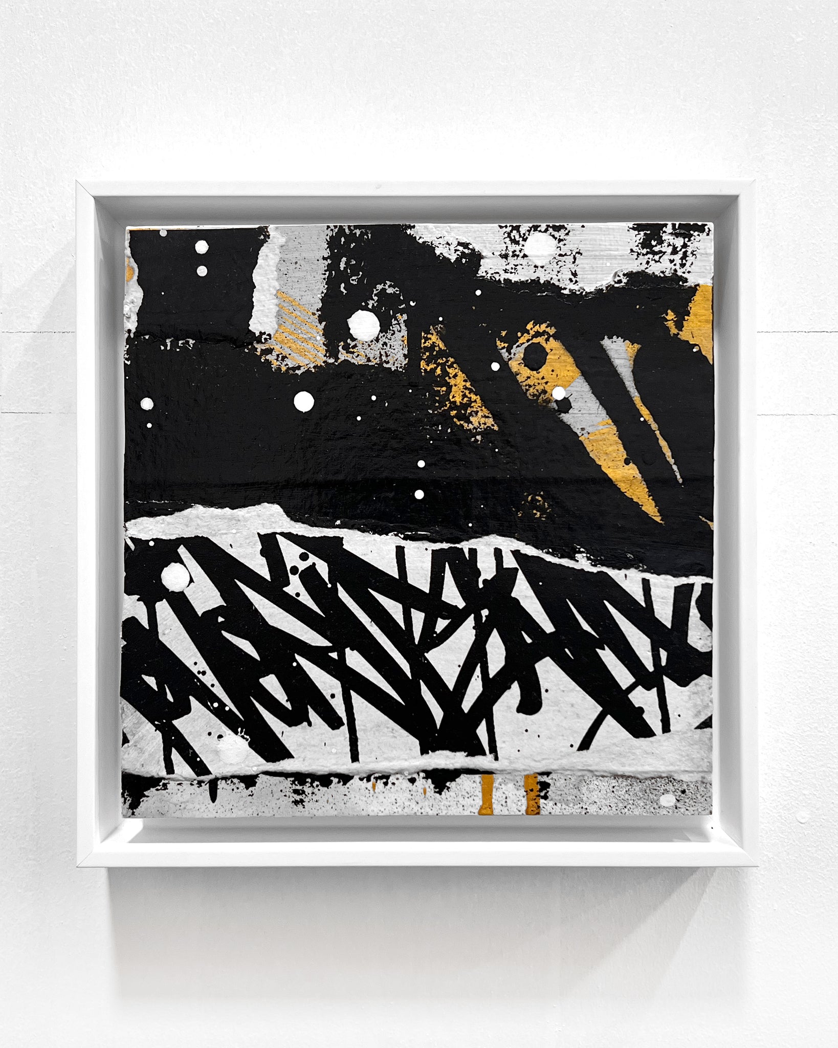 REMIX / GLD 01 - 21 x 21 cm, 8.5 x 8.5 in